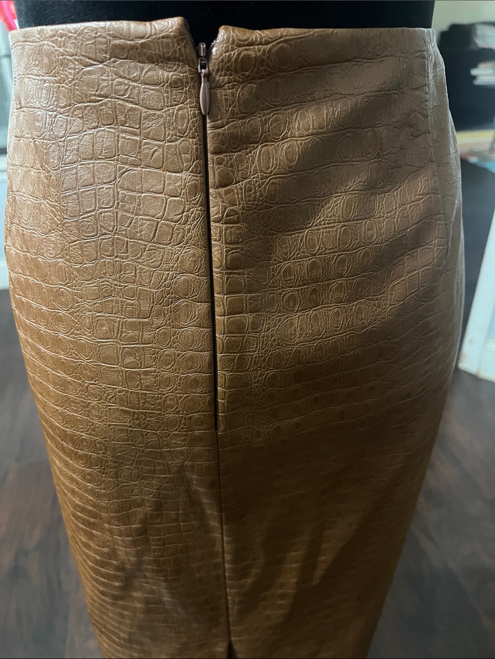 Anne Klein Brown Croc-Embossed Pencil Skirt - Picture 6 of 15
